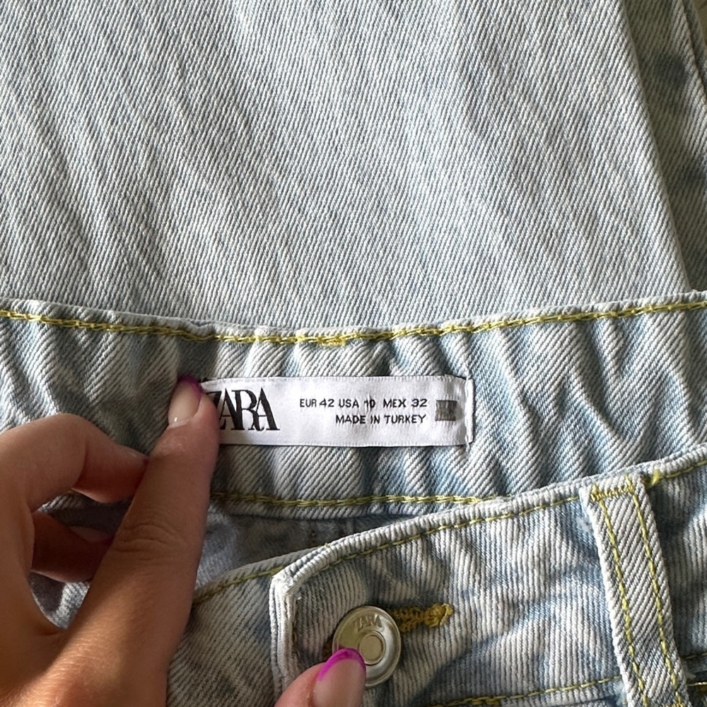 Zara Women's Light Blue Boyfriend Jeans - Picture 3 of 3